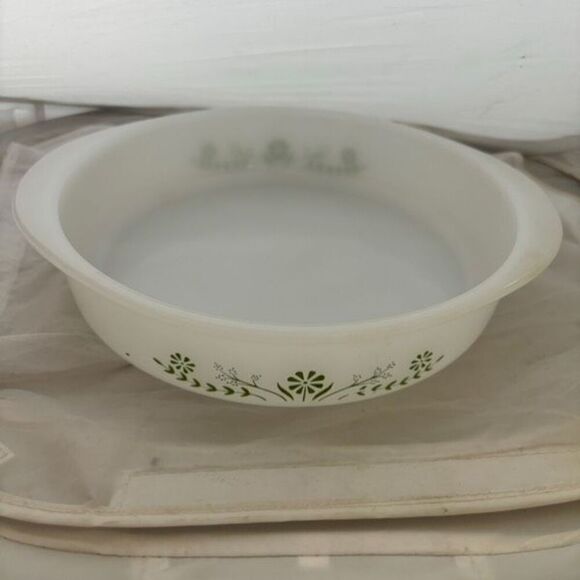 Glasbake Other - Glasbake Green Daisy J2423 9” Milk Glass Pie Plate 1970’s